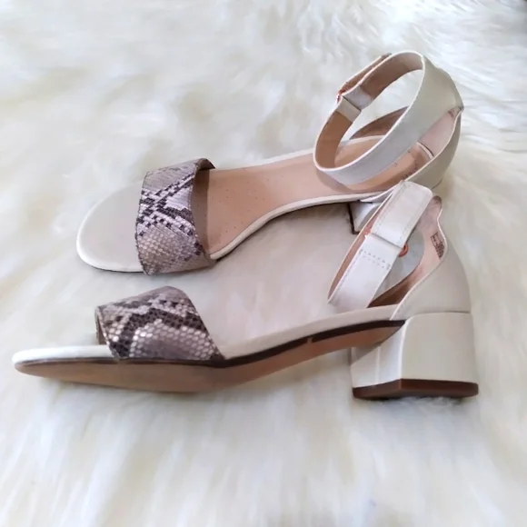 Clarks Women's Caroleigh Anya Ankle Strap Heeled Sandals Sz 9M - Picture 8 of 12